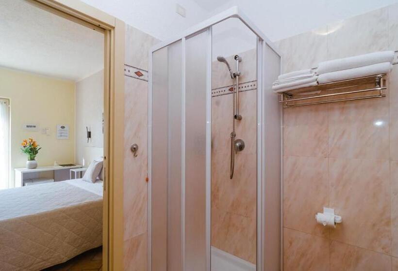 اتاق خانوادگی, B&b Vignola