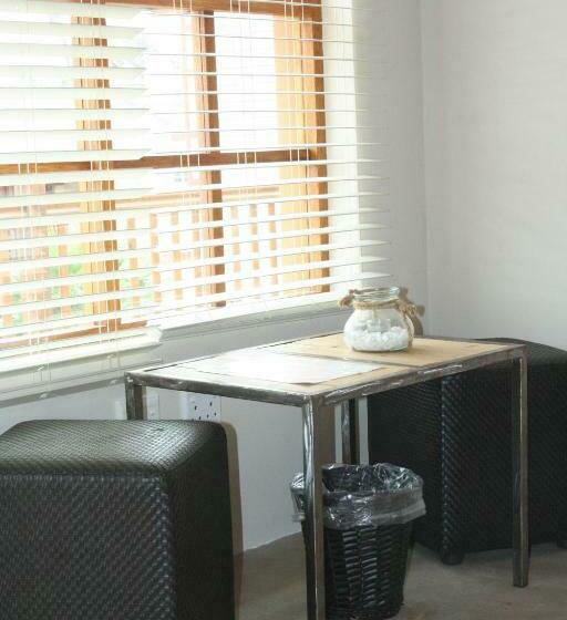 اتاق استاندارد, A La Mer