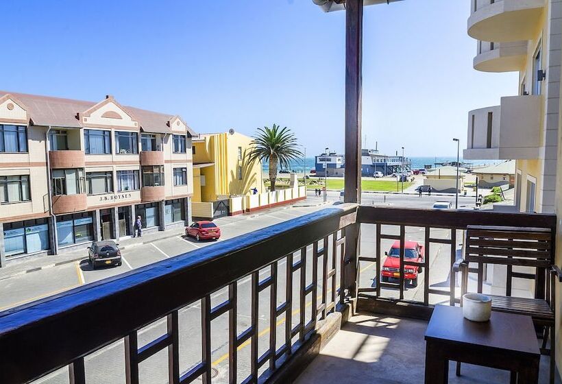 اتاق خانوادگی, A La Mer