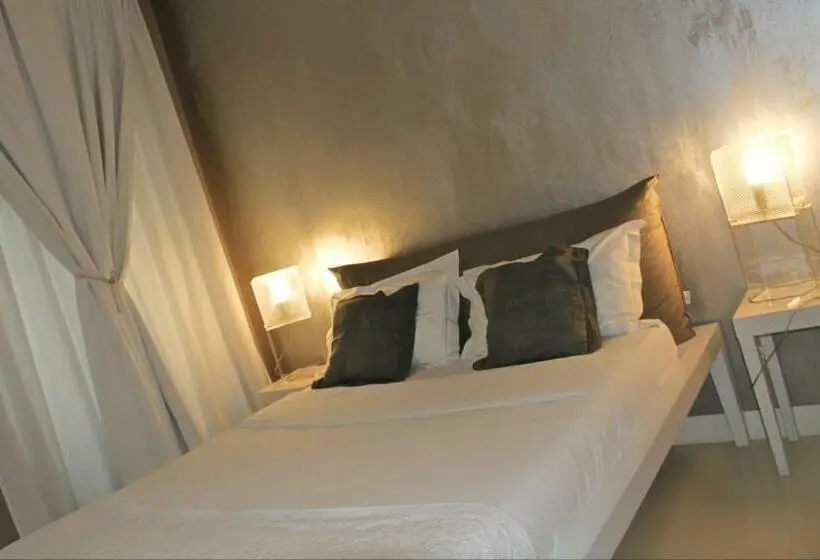 اتاق استاندارد, House 5