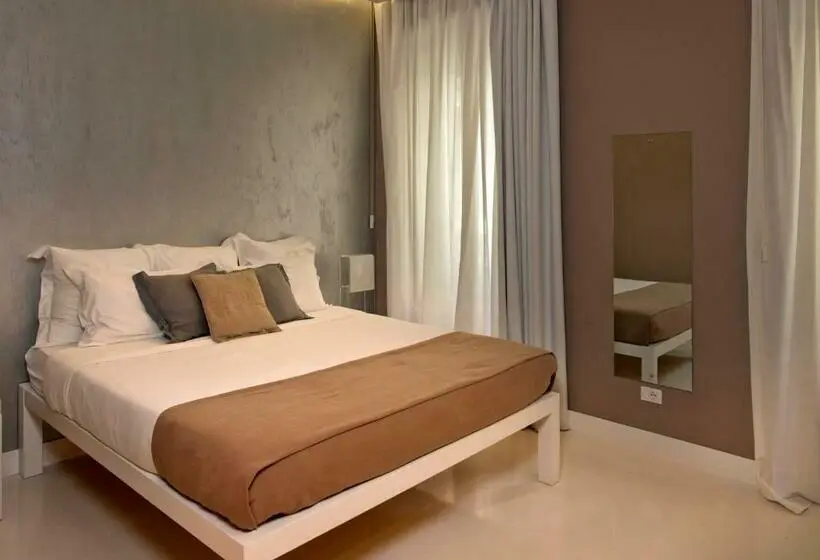 اتاق استاندارد, House 5