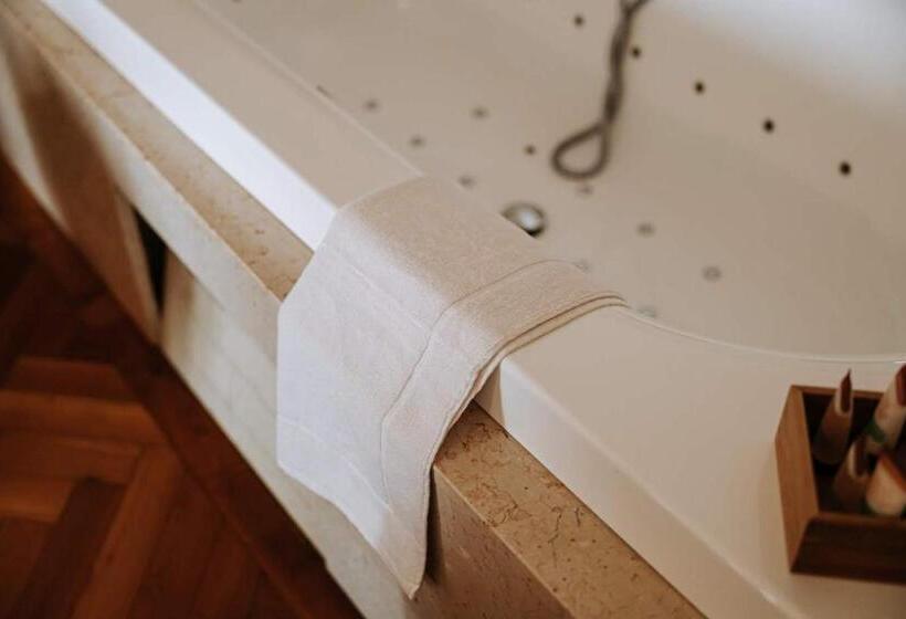 Номер Deluxe с Гидромассажем, Santa Rosa Relais