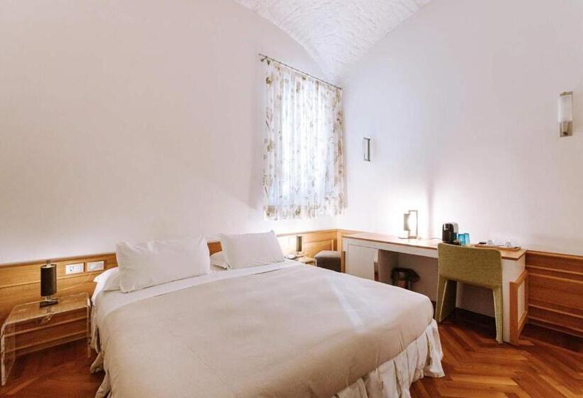 Номер Стандарт, Santa Rosa Relais