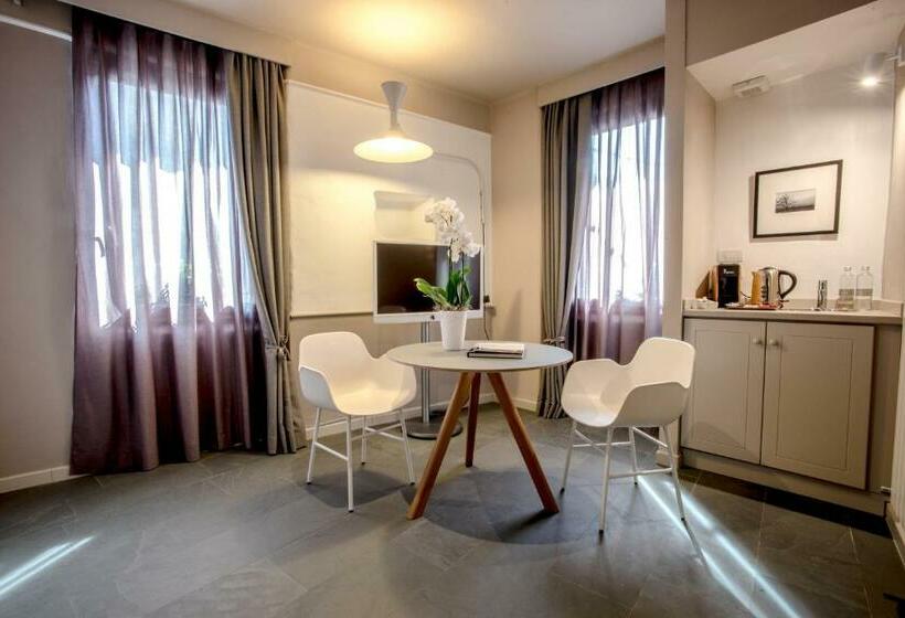 デラックスルーム, Uve Rooms & Wine Bar