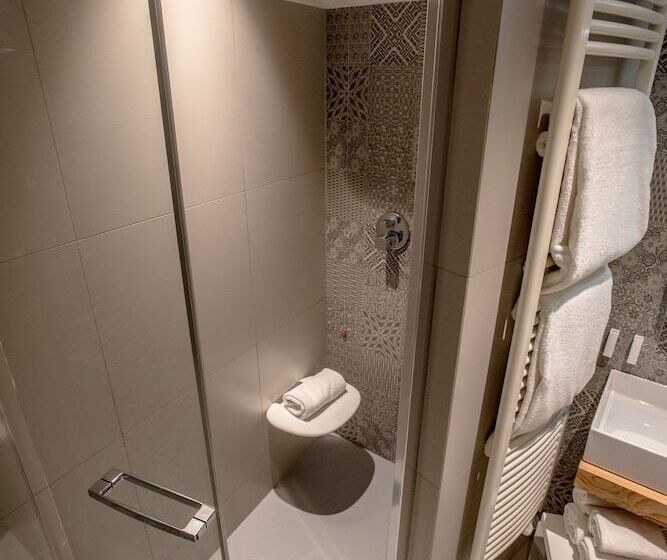 اتاق سوپریور, Uve Rooms & Wine Bar