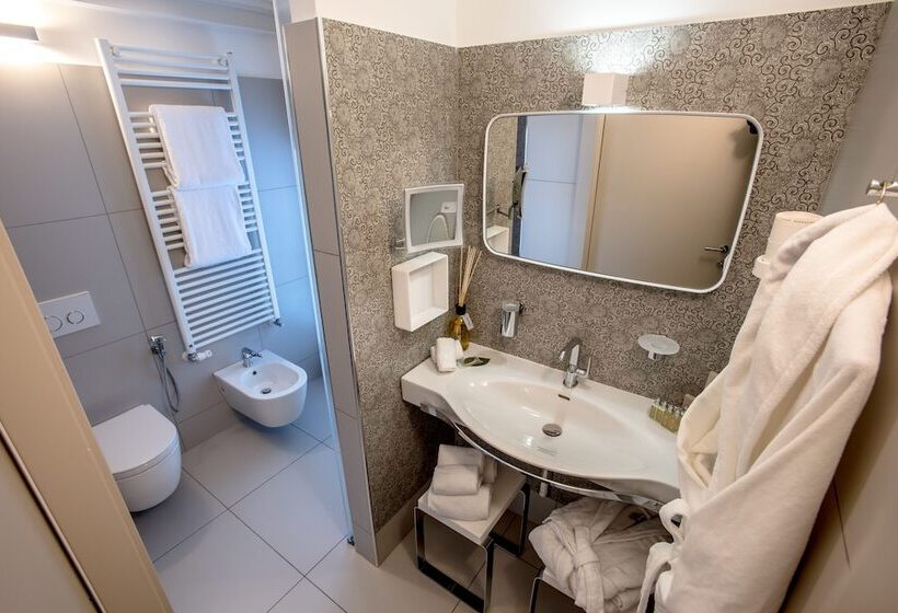 スイート, Uve Rooms & Wine Bar