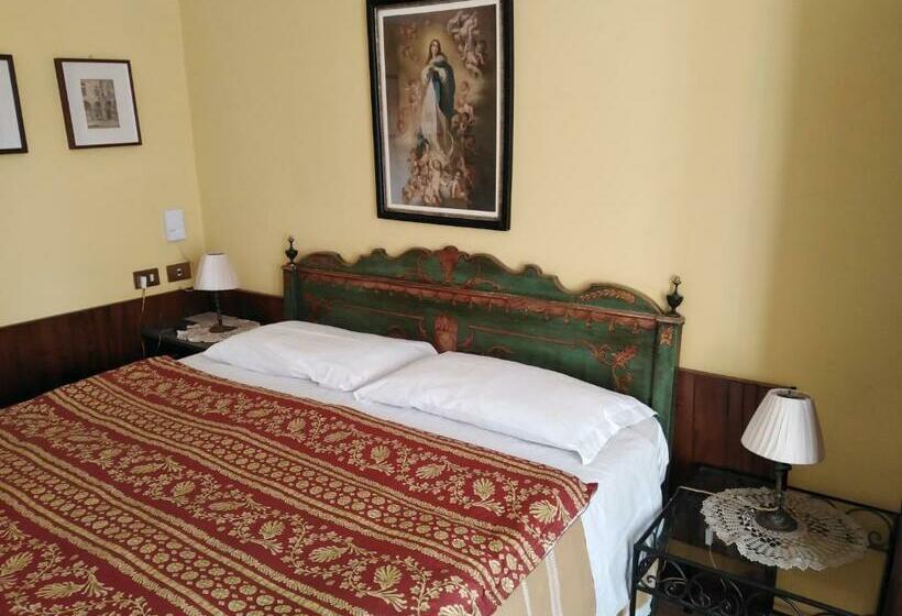 غرفة قياسية مطلّة علي البحيرة, Villa Torretta