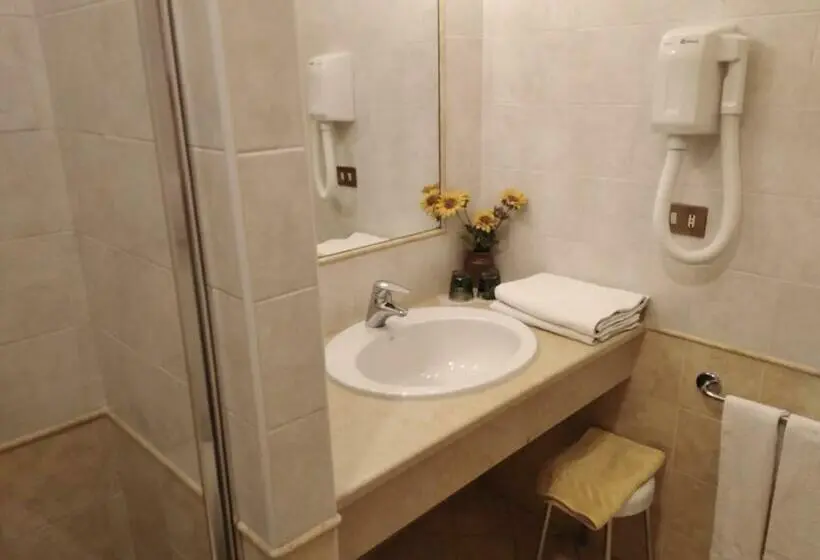 Standard-huone Järvinäkymä, Villa Torretta