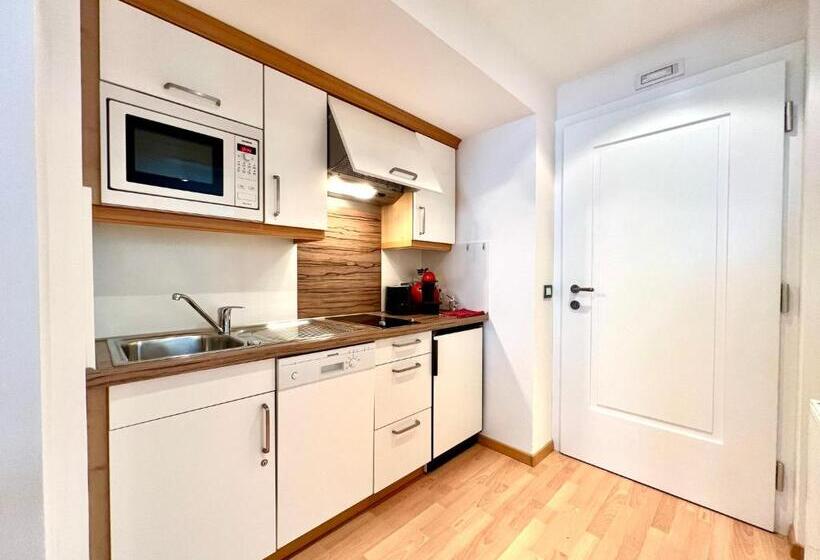 إستديو قياسى مزود بشرفة, Enjoy Dolomites   Chalet