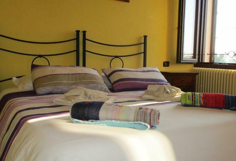 Номер Стандарт, Casa Di Campagna B&b La Corte Ferrara