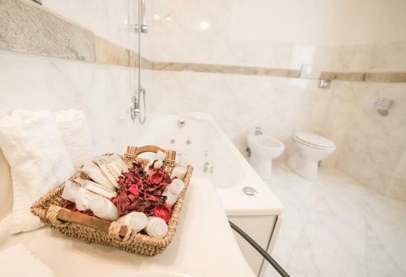 اتاق استاندارد سه نفره, Abetone E Piramidi Resort