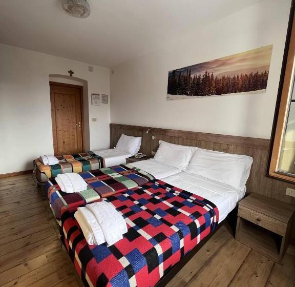 חדר קלאסי לשלושה, Al Sasso Di Stria