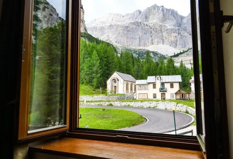 Classic Neljän Hengen Huone, Al Sasso Di Stria