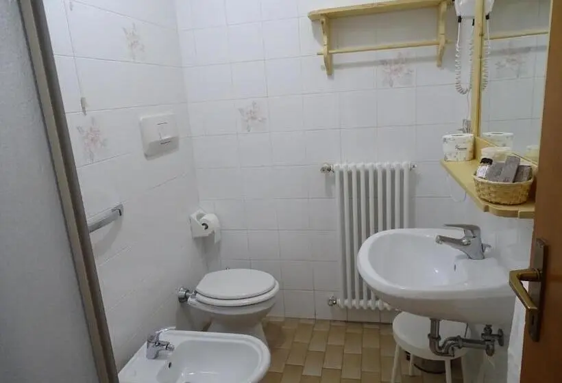 Standard Kolmen Hengen Huone, Al Sasso Di Stria
