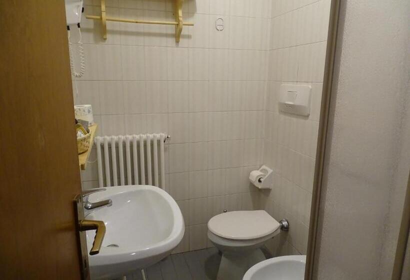 חדר סטנדרט לארבעה, Al Sasso Di Stria