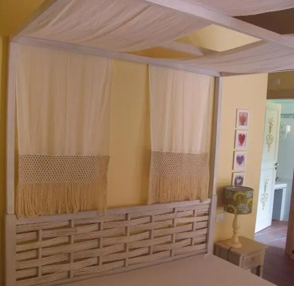 اتاق استاندارد یک نفره, Antica Tindari