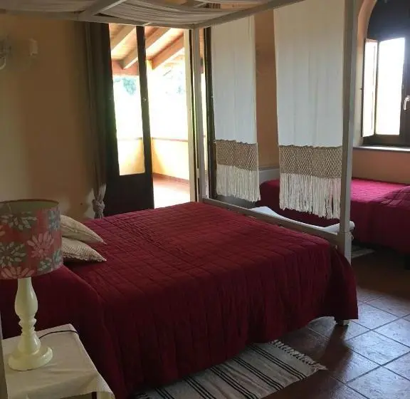 اتاق استاندارد سه نفره, Antica Tindari