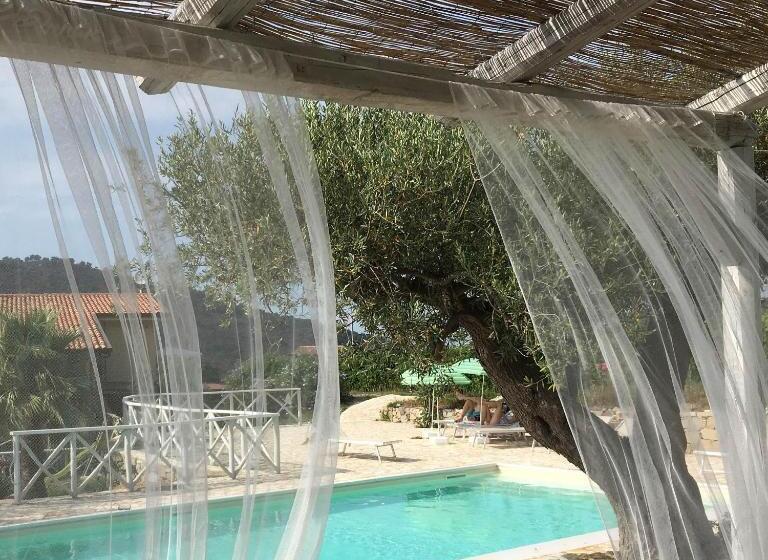 ２ベッドルームアパートメント, Antica Tindari