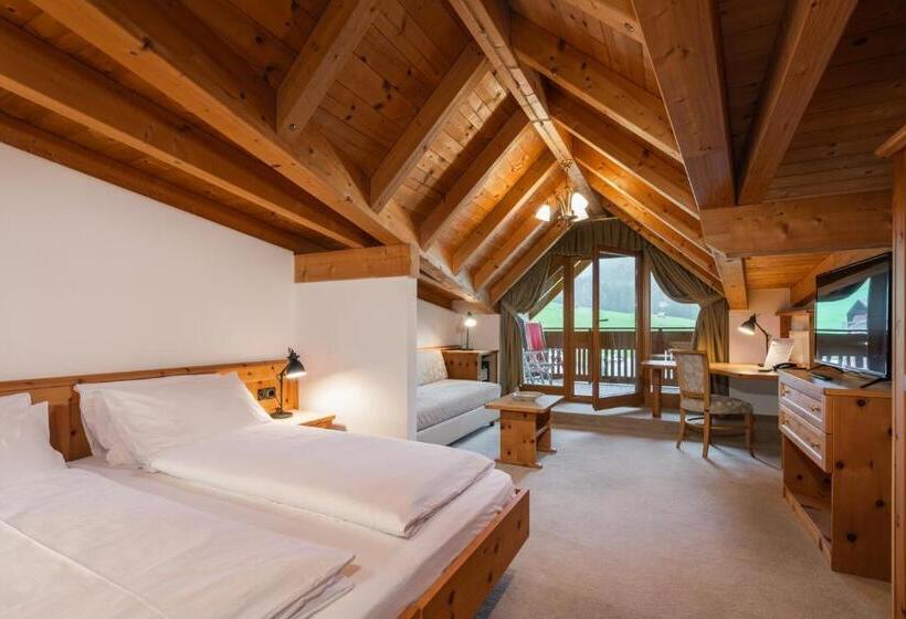 Номер Стандарт Вид на Горы, Asterbel