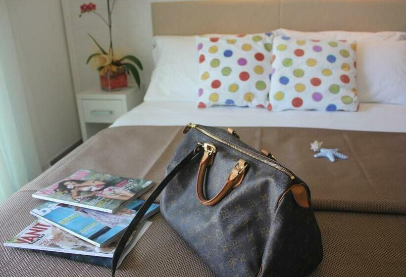 Standard Triple Room, Augustus  Davanti A Noi C è Solo Il Mare