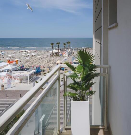 Standard Room Sea View, Augustus  Davanti A Noi C è Solo Il Mare