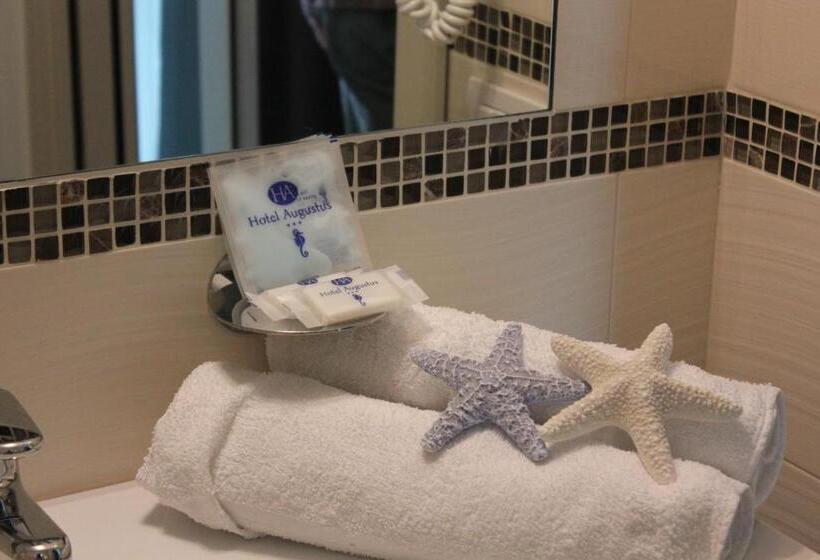 Standard Quadruple Room with Balcony, Augustus  Davanti A Noi C è Solo Il Mare