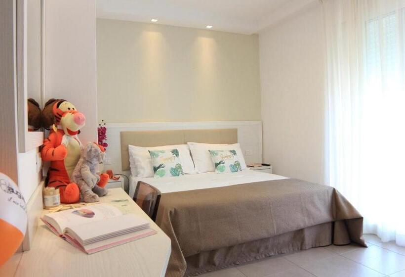 Standard Quadruple Room with Balcony, Augustus  Davanti A Noi C è Solo Il Mare