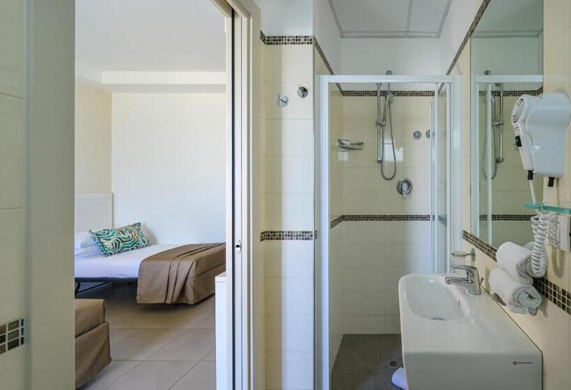 Standard Quadruple Room Sea View, Augustus  Davanti A Noi C è Solo Il Mare