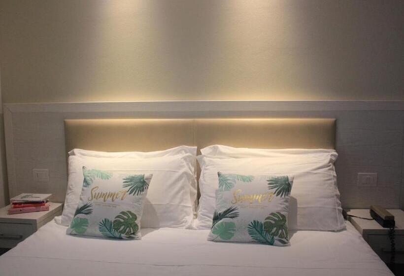 Basic Triple Occupancy Room, Augustus  Davanti A Noi C è Solo Il Mare