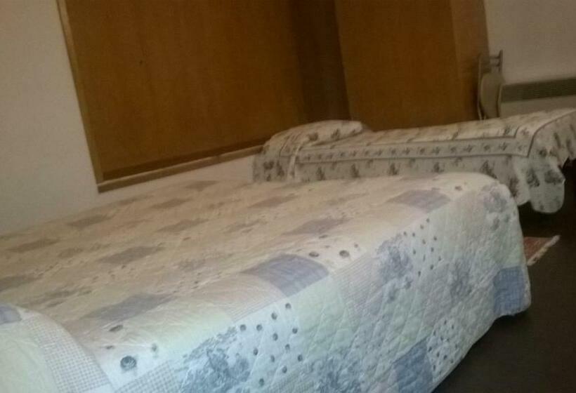 اتاق استاندارد سه نفره, Aurora