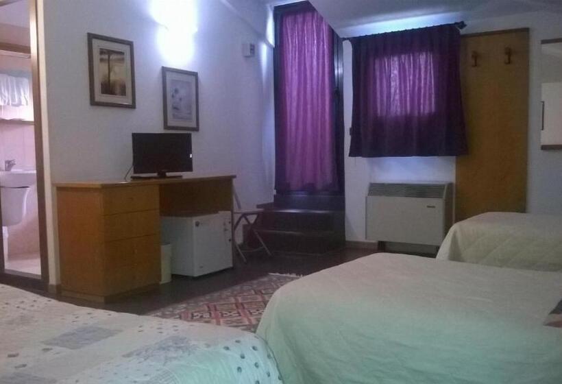 اتاق استاندارد چهار تخته, Aurora