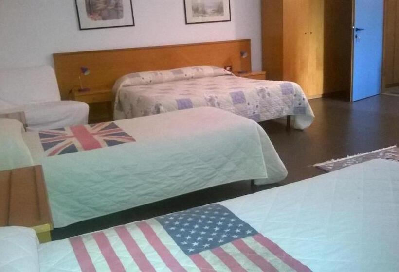 اتاق استاندارد چهار تخته, Aurora