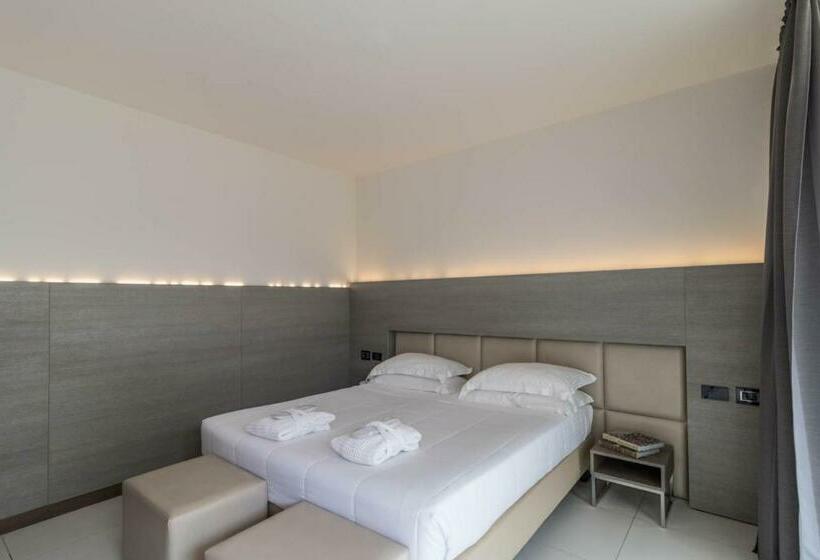 带大床的套房, Bellettini