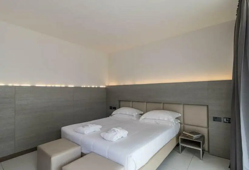 Suite King Bed