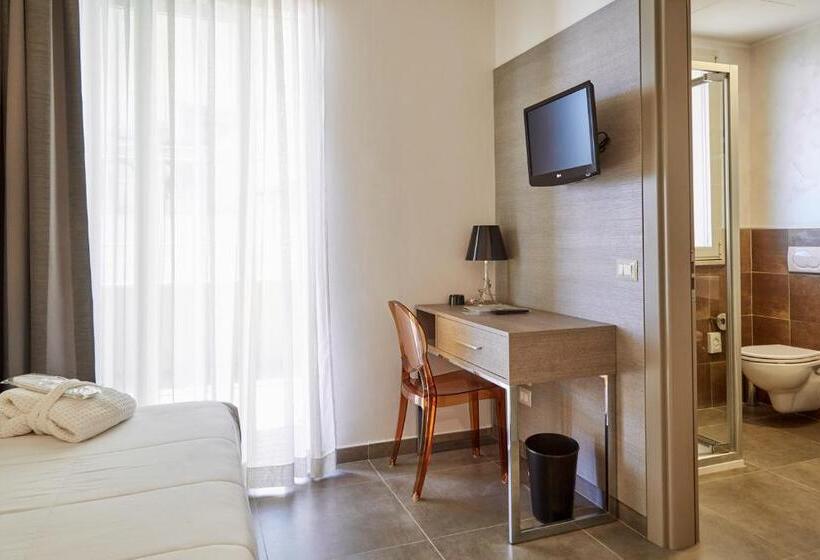 带海景的高级的单人间, Bellettini