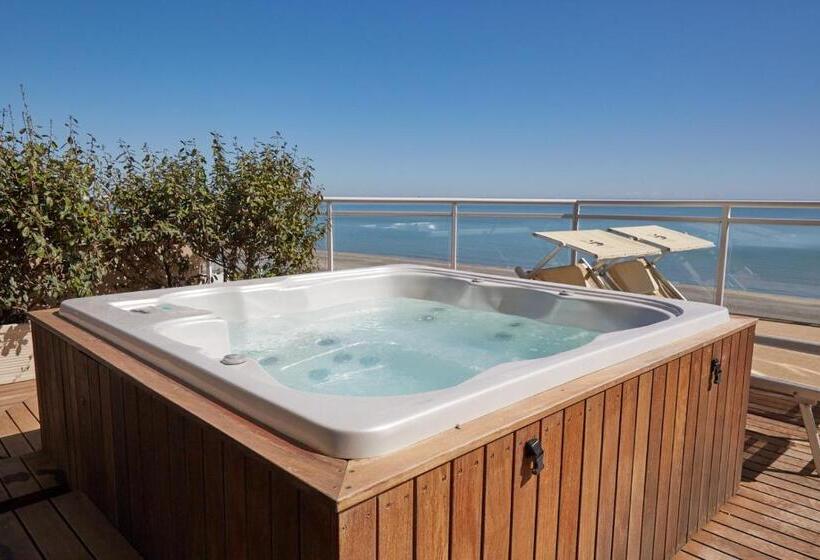 小型套房带海景, Bellettini