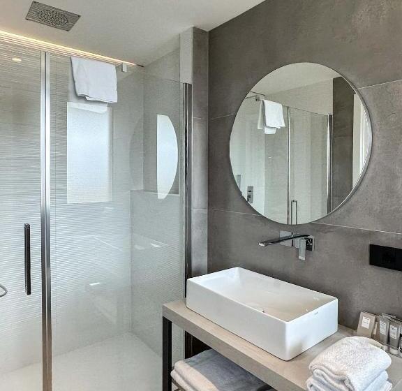 带大床的标准间, Bellettini