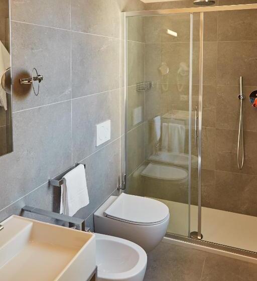 标准间侧面带海景, Bellettini