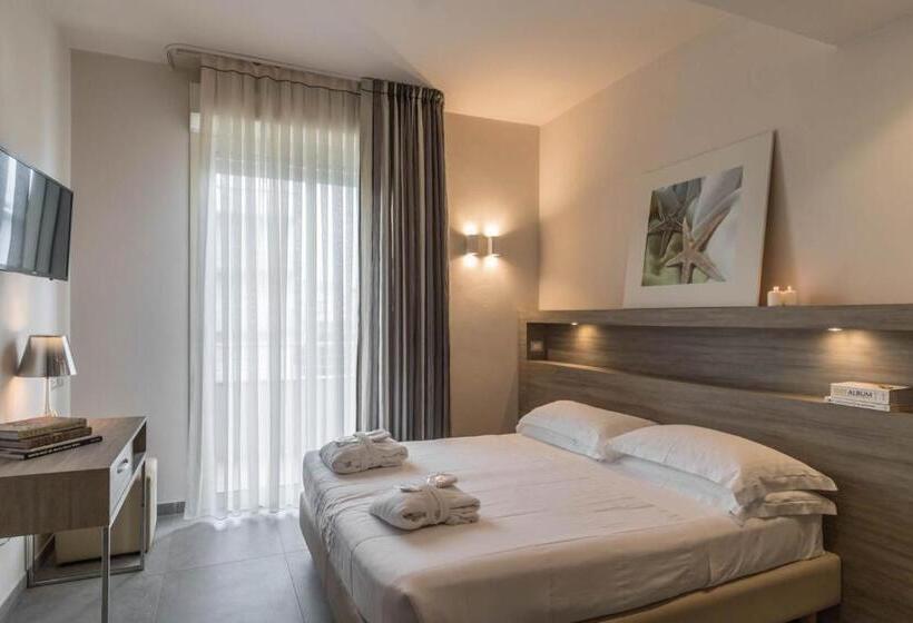 标准间侧面带海景, Bellettini