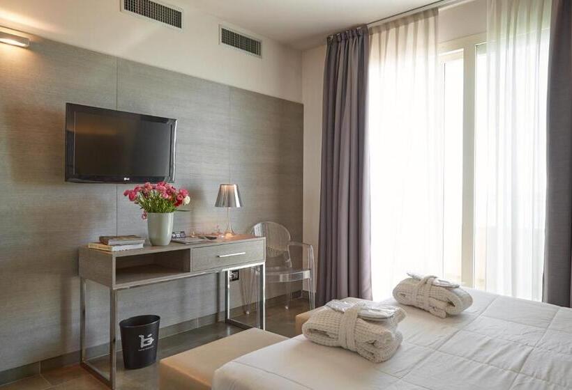 带观景的豪华间, Bellettini