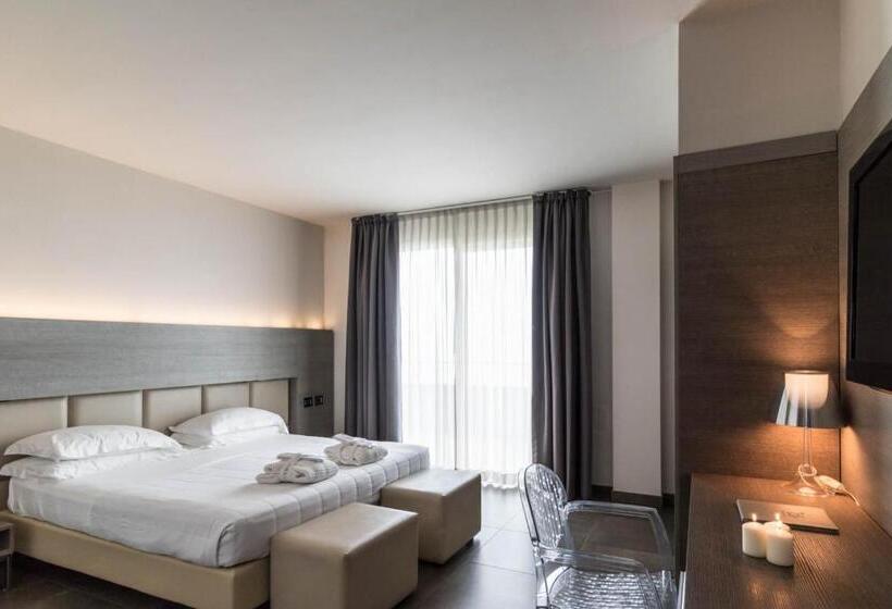 带观景的豪华间, Bellettini