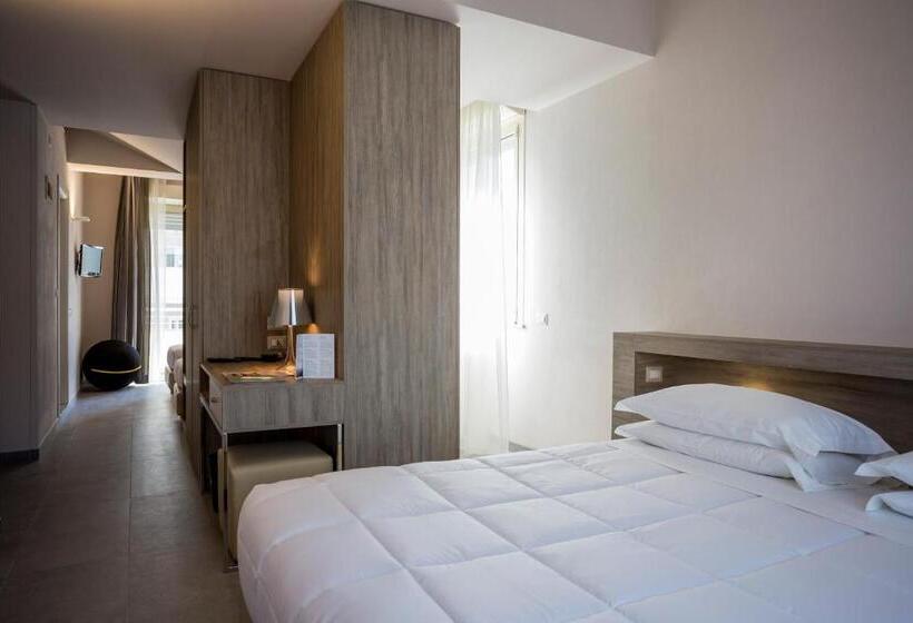 家庭间, Bellettini