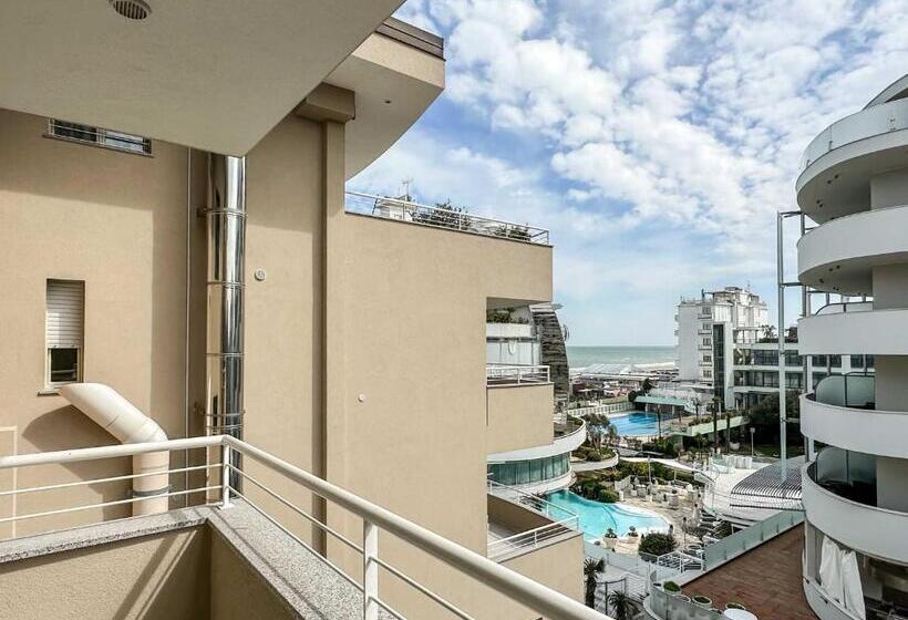 带露台的小型套房, Bellettini