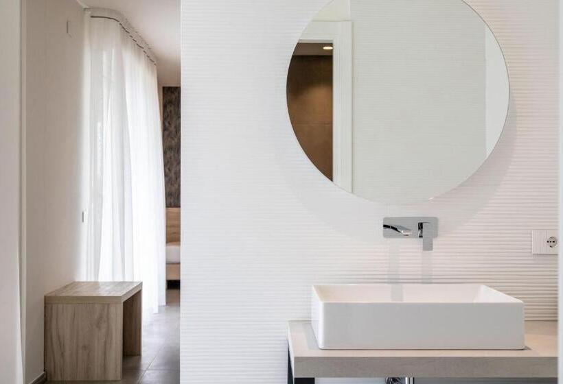 带露台的小型套房, Bellettini