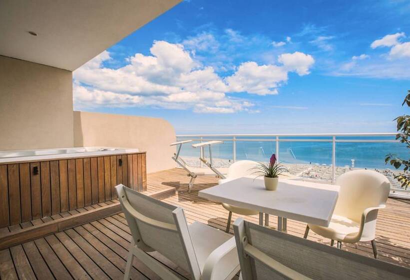 小型套房带海景, Bellettini