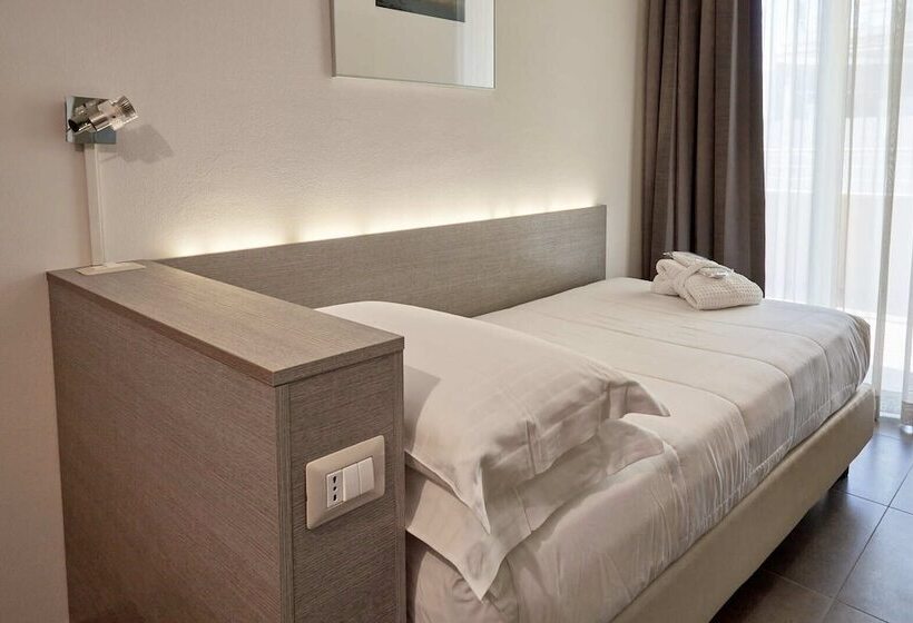 带海景的高级的单人间, Bellettini