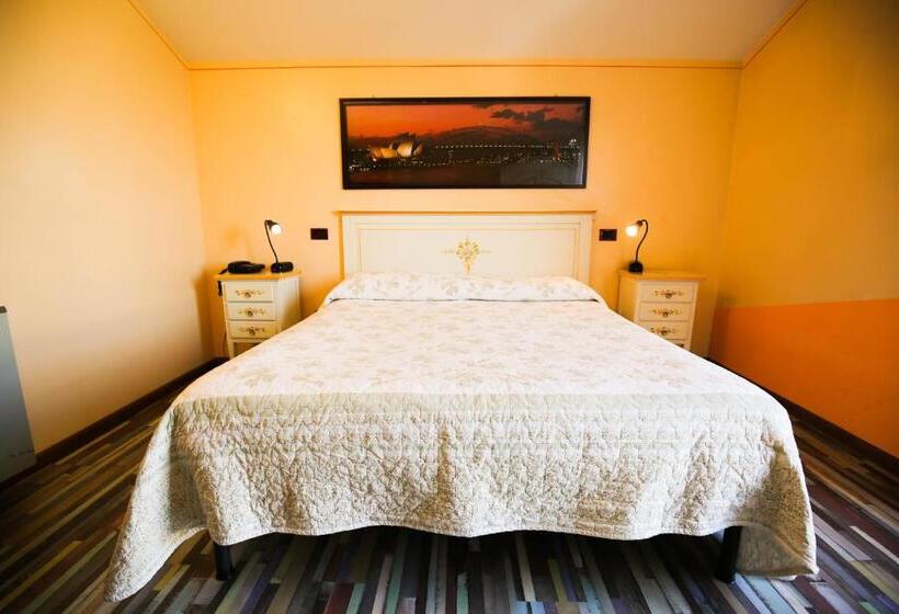 סוויטה עם טרסה, Benedetti