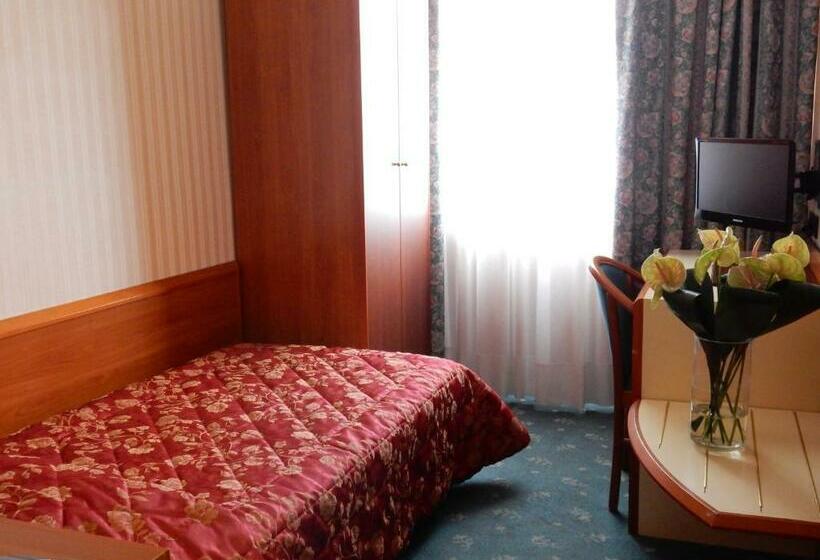 标准单人间, Brennero