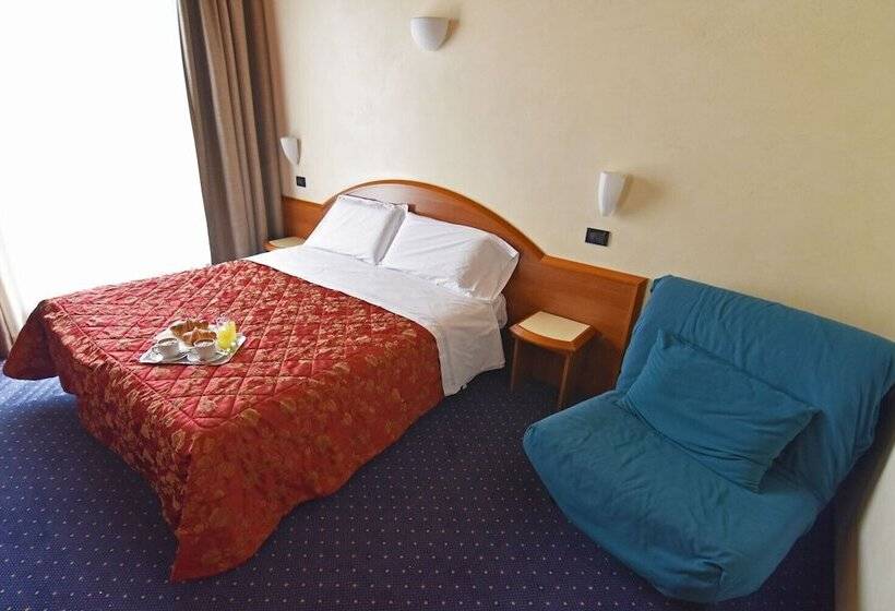 标准三人间, Brennero