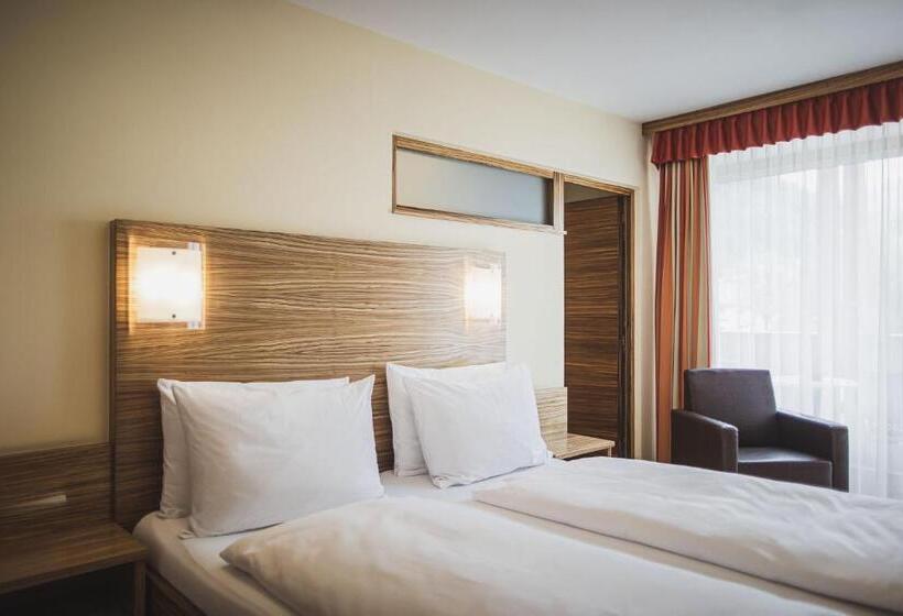 高级大房间, Brötz